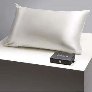 NWT Blissy White Silk Pillowcase Second Available